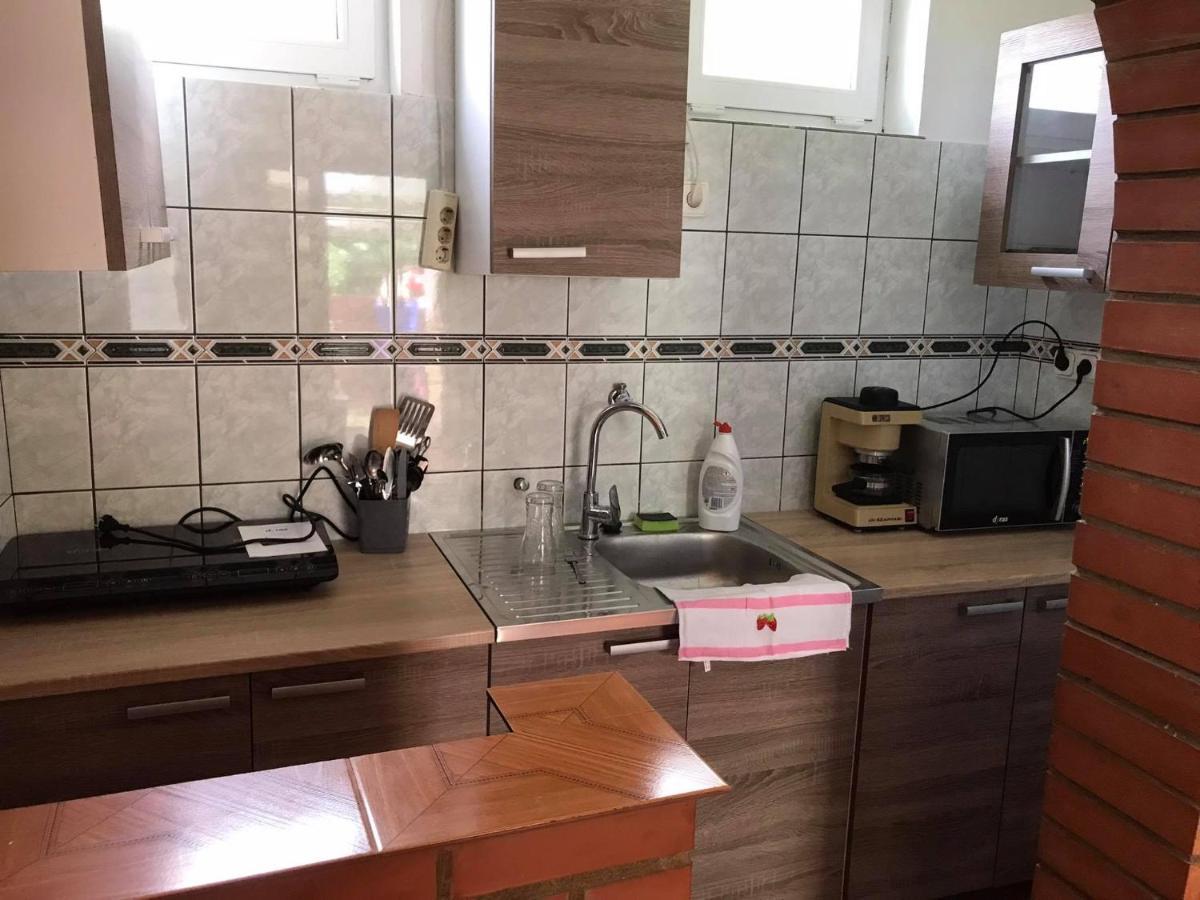 Tahiti Apartman Apartment Hajdúszoboszló Exterior foto
