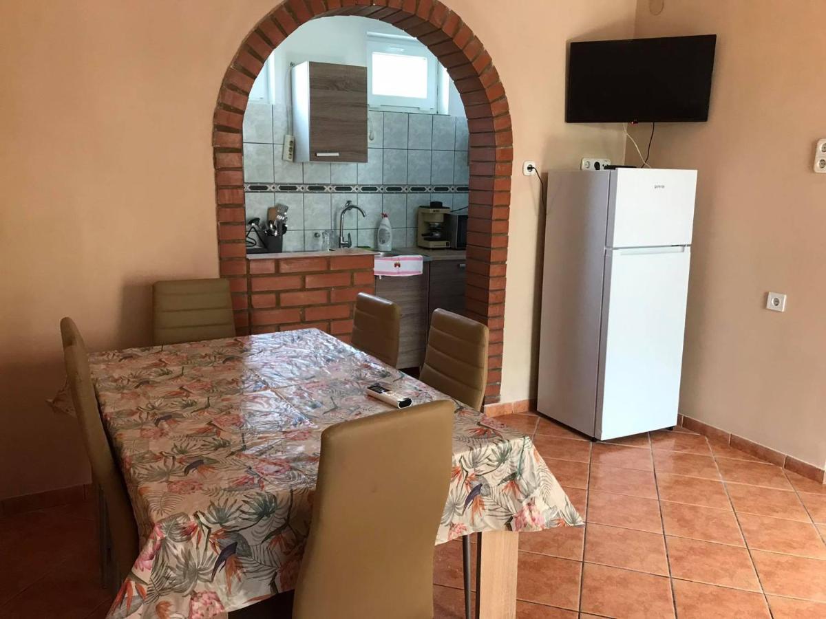 Tahiti Apartman Apartment Hajdúszoboszló Exterior foto
