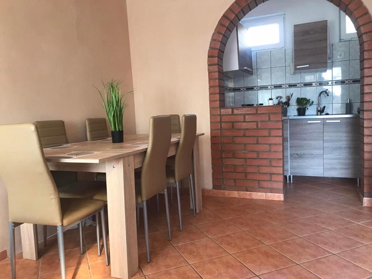 Tahiti Apartman Apartment Hajdúszoboszló Exterior foto